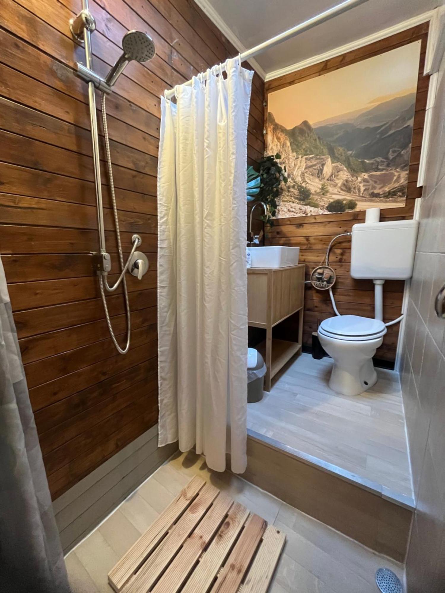 Lo Chalet Del Relax Carrara Exterior photo